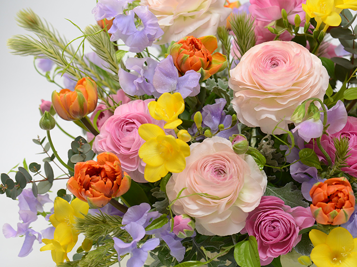 ギフトに最適。 花束とは異なる魅力のフラワーアレンジメント | 青山花
