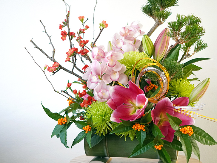 花と迎えるお正月 松 梅 竹 縁起がよい花とは お正月飾りにおすすめの新作アレンジメント 青山花茂blog